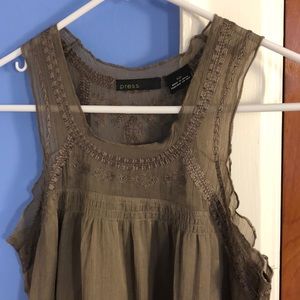 Pretty embroidered shift dress from Press! Sz S